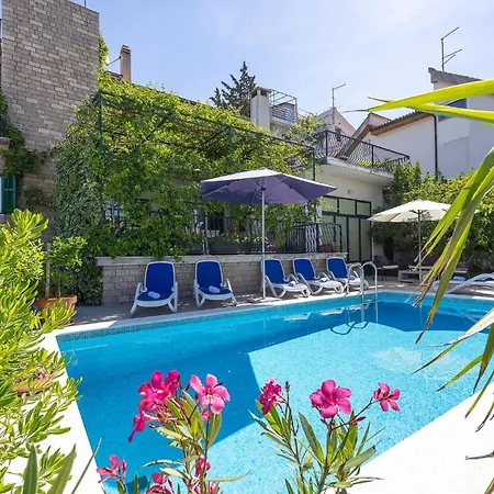 Beautiful Home In Makarska With Kitchen Exterior photo