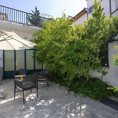 Beautiful Home In Makarska With Kitchen Exterior photo