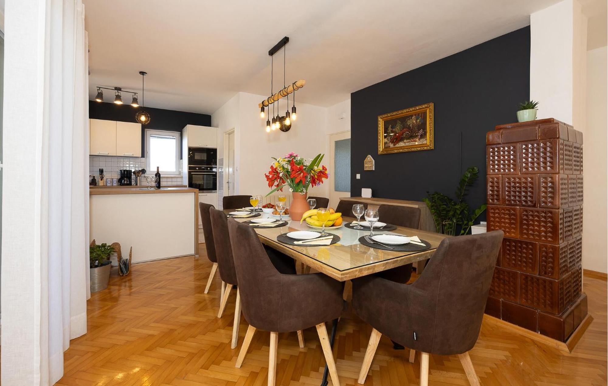 Beautiful In With Kitchen Makarska