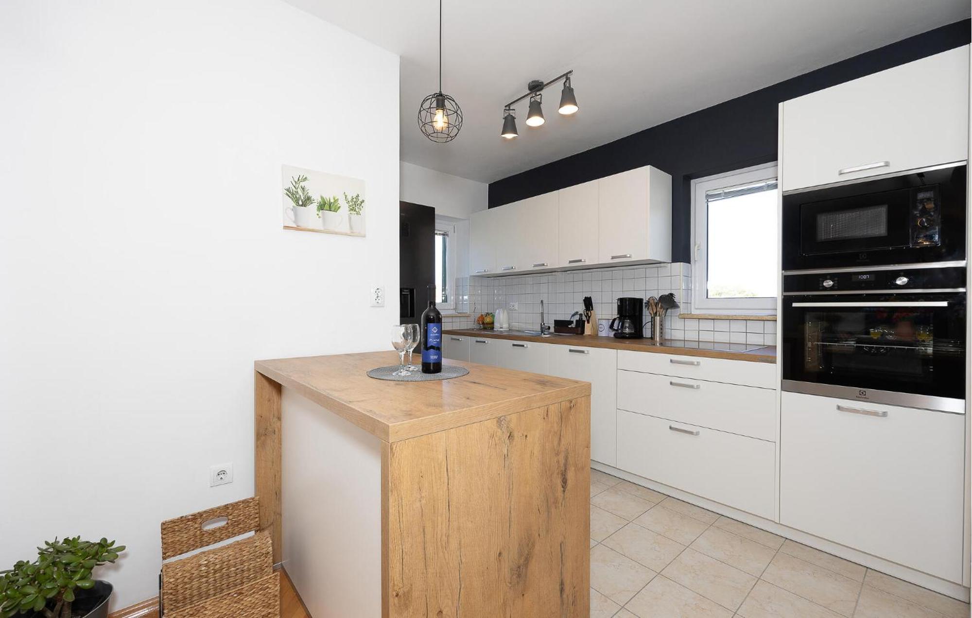 Beautiful In With Kitchen Holiday home *