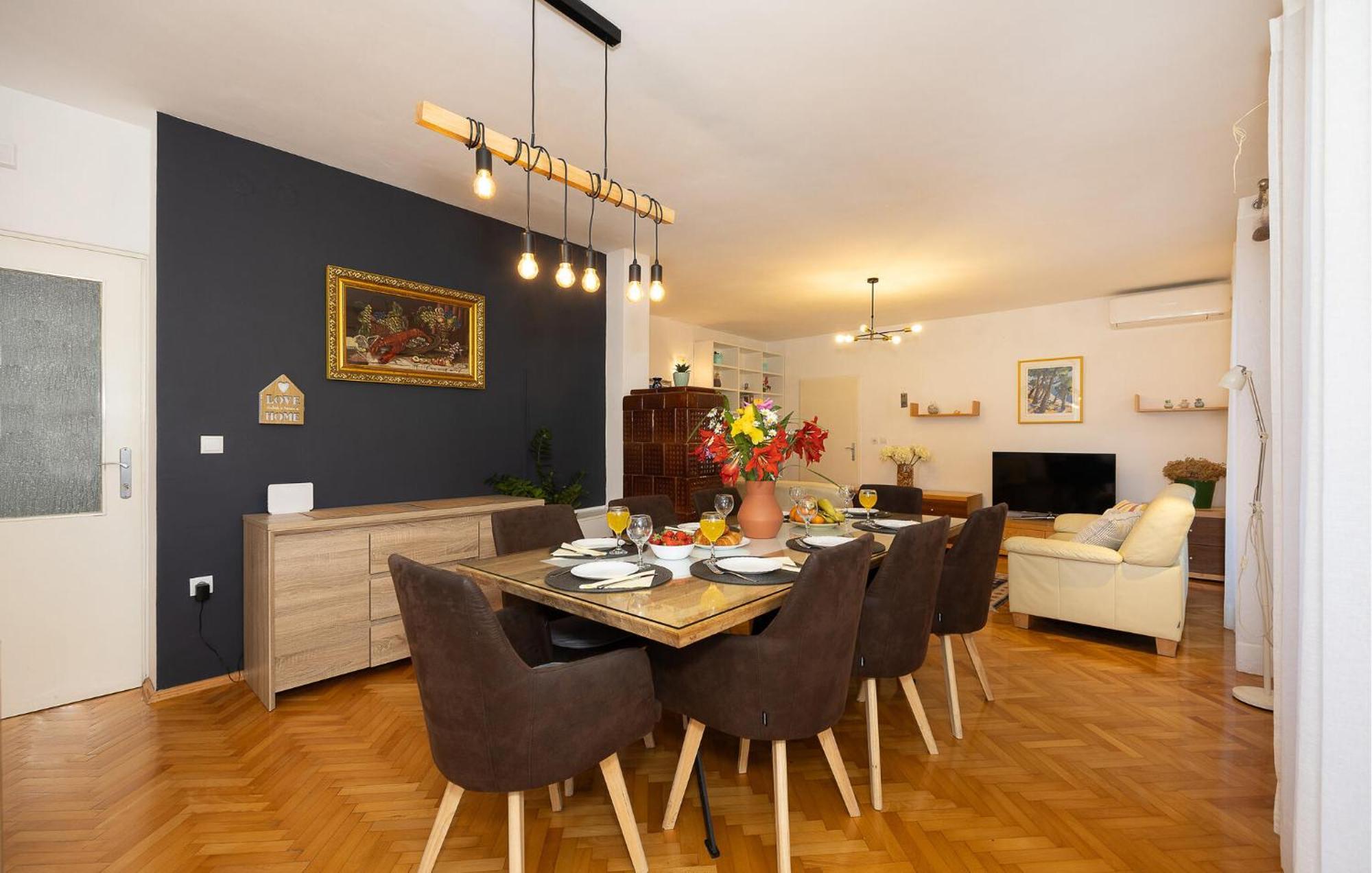 Beautiful In With Kitchen *